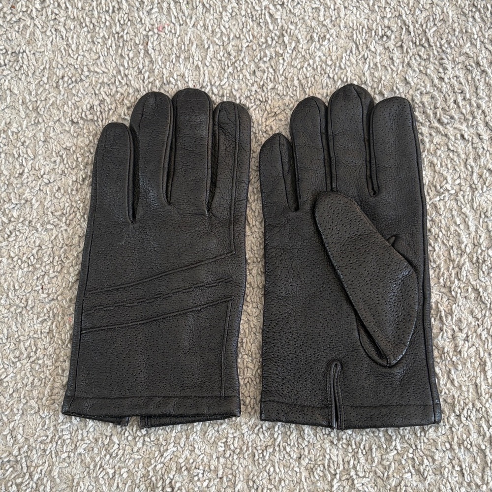 Elegant Black Leather Gloves